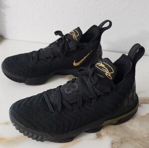 Nike LeBron 16 GS I'm King black metallic gold size 5.5 youth basketball tennis